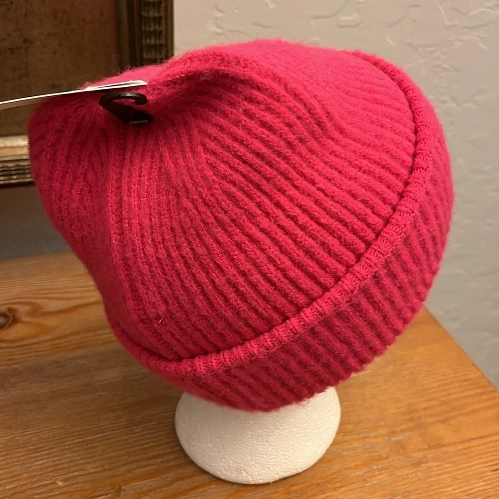 NORDSTROM PINK / RASPBERRY RIBBED CUFFED BEANIE -OS NWT